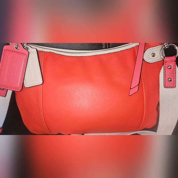 Coach Daisy Spectator Vermillion_ Sand Leather Mini Hobo Bag 2 Straps F23951 - Picture 5 of 16